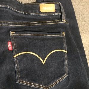 Levi’s straight leg/ skinny jeans